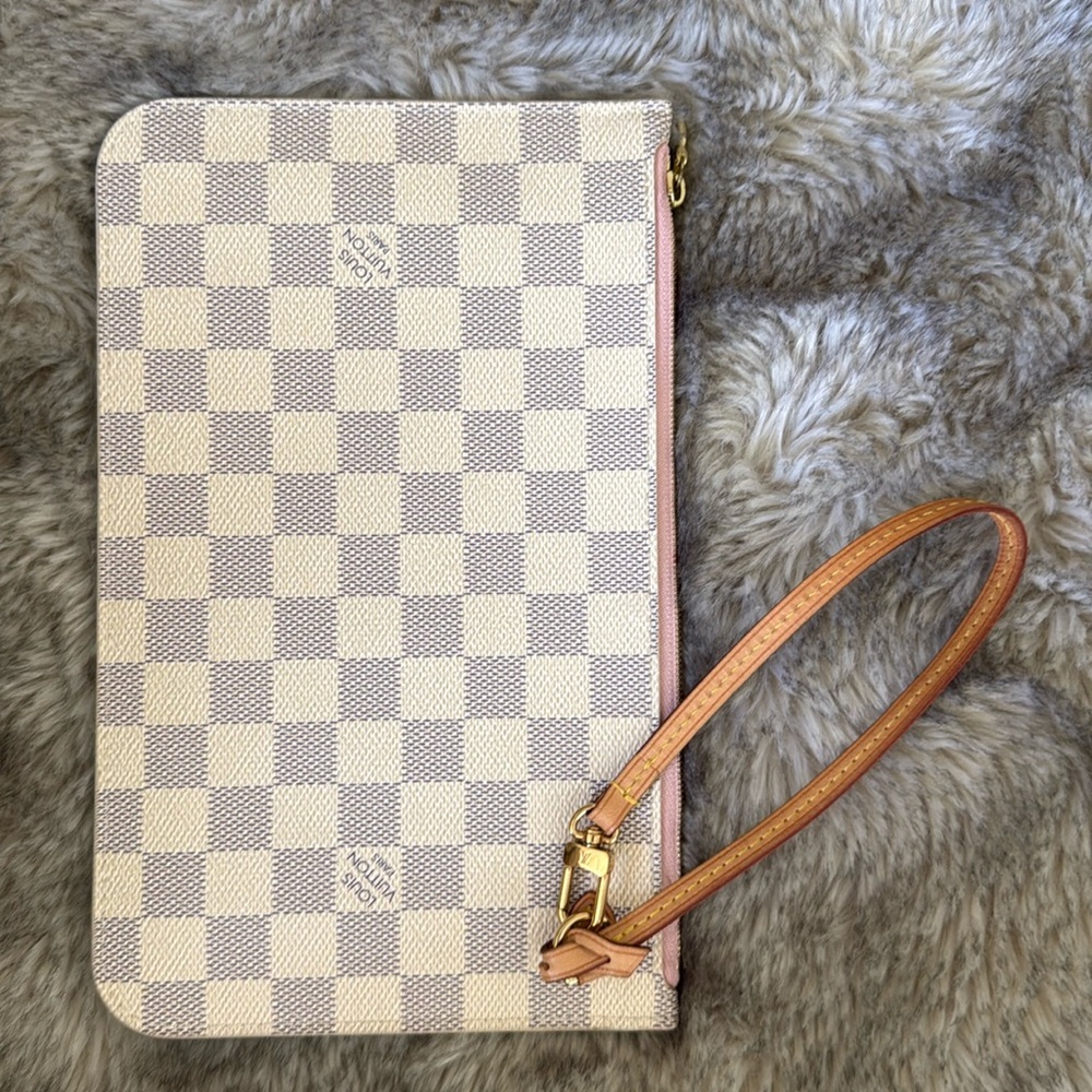 Louis Vuitton Damier Azur Pochette